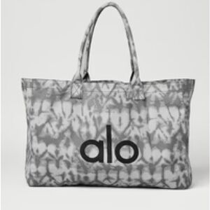 Alo Yoga Shopper Tote